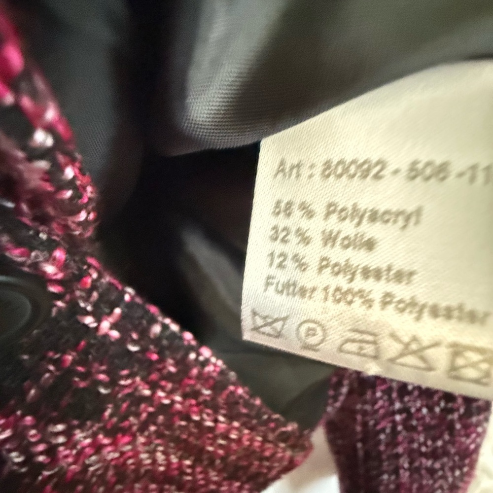 Chic Black and Pink Tweed Blazer - Picture 3 of 3